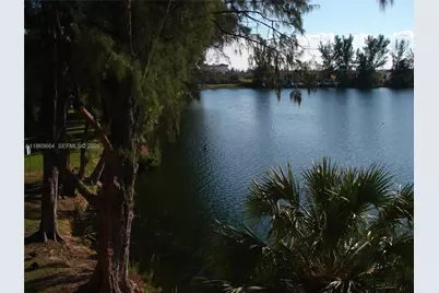 10090 NW 80 Ct #1321, Hialeah Gardens, FL 33016 - Photo 12