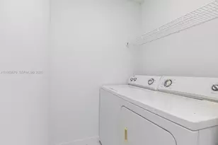 7821 W 29th Way, Hialeah, FL 33018 - Photo 30