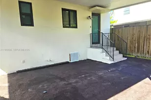 323 SW 31st Ct, Miami, FL 33135 - Photo 16