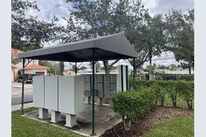 8835 S Isles Cir #8835, Tamarac, FL 33321 - Photo 6