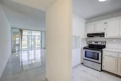 8951 Sunrise Lakes Blvd #105, Sunrise, FL 33322 - Photo 10