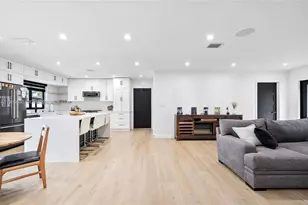 10950 NW 16th Ct, Pembroke Pines, FL 33026 - Photo 8