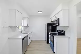 931 Chateau Park Dr, Fort Lauderdale, FL 33311 - Photo 12