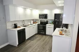 701 SW 128th Ave, Pembroke Pines, FL 33027 - Photo 2