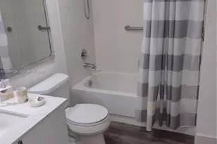 701 SW 128th Ave, Pembroke Pines, FL 33027 - Photo 14