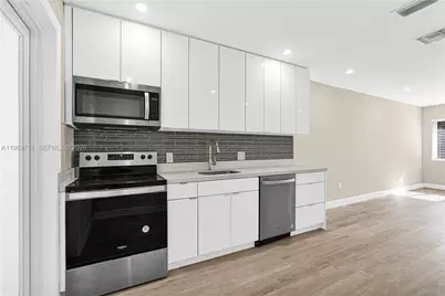 11919 NE 8th Av, Biscayne Park, FL 33161 - Photo 6