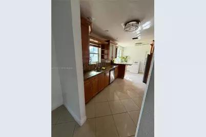 150 NE 164th St, Miami, FL 33162 - Photo 12