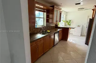 150 NE 164th St, Miami, FL 33162 - Photo 12