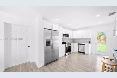 906 Capetown Ave, Lehigh Acres, FL 33974 - Photo 8