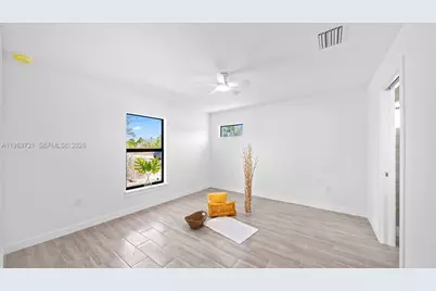 906 Capetown Ave, Lehigh Acres, FL 33974 - Photo 10