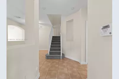 1483 SE 25th Ave, Homestead, FL 33035 - Photo 2