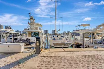 3610 Yacht Club Dr #414, Aventura, FL 33180 - Photo 22