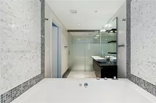 200 Biscayne Blvd Way, Miami, FL 33131 - Photo 10