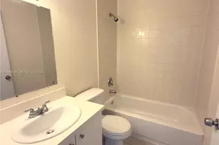 451 NE 136th St, North Miami, FL 33161 - Photo 14