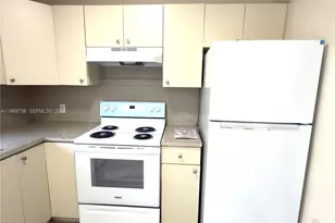 451 NE 136th St, North Miami, FL 33161 - Photo 6