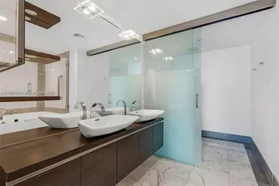 200 Biscayne Boulevard Way #3913, Miami, FL 33131 - Photo 1