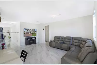 10321 SW 232nd St, Cutler Bay, FL 33190 - Photo 12