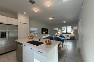 4654 NW 83rd Pkwy, Doral, FL 33166 - Photo 4