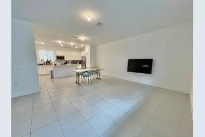 4654 NW 83rd Pkwy #4654, Doral, FL 33166 - Photo 2