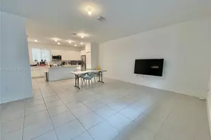 4654 NW 83rd Pkwy, Doral, FL 33166 - Photo 2