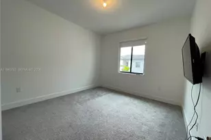 4654 NW 83rd Pkwy, Doral, FL 33166 - Photo 8