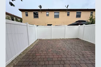 9374 W 32nd Ln, Hialeah, FL 33018 - Photo 2
