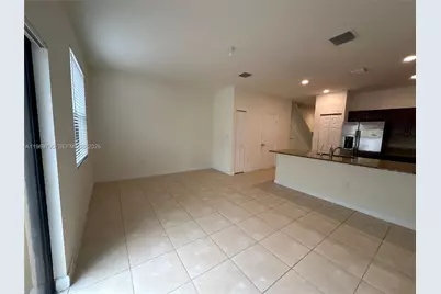 9374 W 32nd Ln, Hialeah, FL 33018 - Photo 8