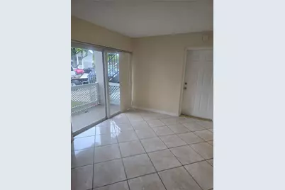 17320 NW 67th Pl #F-7, Hialeah, FL 33015 - Photo 12