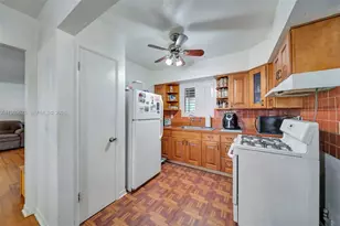 890 NE 138th St, North Miami, FL 33161 - Photo 8