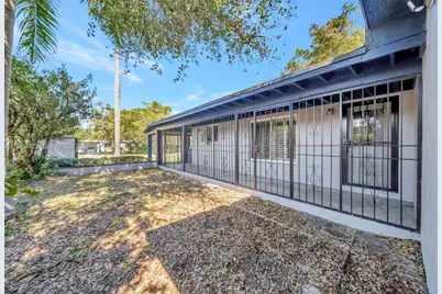 890 NE 138th St, North Miami, FL 33161 - Photo 4