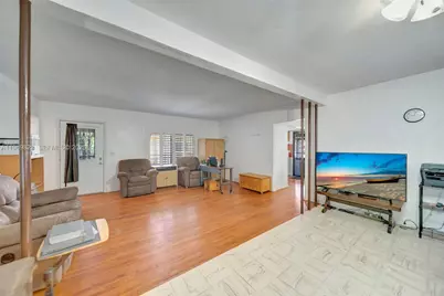 890 NE 138th St, North Miami, FL 33161 - Photo 12