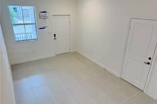 2527 SE 29th St, Homestead, FL 33035 - Photo 8