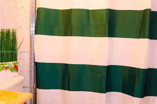 900 St Charles Pl, Pembroke Pines, FL 33026 - Photo 44