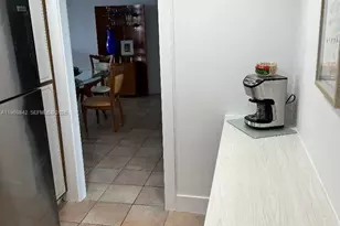 5005 Collins Ave, Miami Beach, FL 33140 - Photo 10