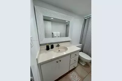 5005 Collins Ave #1404, Miami Beach, FL 33140 - Photo 16