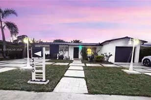 300 NW 77th Way, Pembroke Pines, FL 33024 - Photo 2