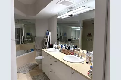 20000 E Country Club Dr #311, Aventura, FL 33180 - Photo 14