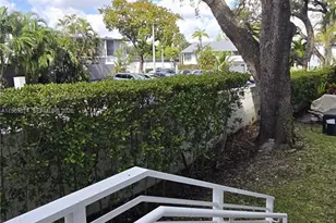 2535 NE 193rd St, Miami, FL 33180 - Photo 22