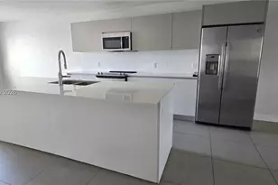2535 NE 193rd St, Miami, FL 33180 - Photo 1