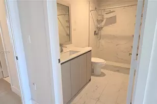 2535 NE 193rd St, Miami, FL 33180 - Photo 26