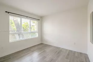 2535 NE 193rd St, Miami, FL 33180 - Photo 14