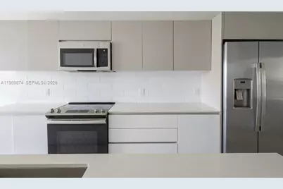 2535 NE 193rd St #3104, Miami, FL 33180 - Photo 2