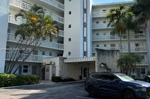 3181 S Ocean Dr, Hallandale Beach, FL 33009 - Photo 38