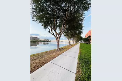 4721 NW 7th St, Miami, FL 33126 - Photo 16