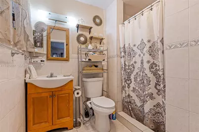 330 NW 13th St, Homestead, FL 33030 - Photo 14