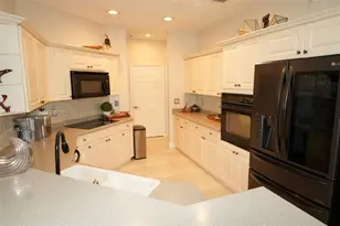2706 Kinsington Cir, Weston, FL 33332 - Photo 10
