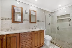 215 Entrada Dr, Hollywood, FL 33021 - Photo 8