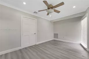 215 Entrada Dr, Hollywood, FL 33021 - Photo 30