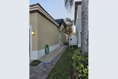 3930 NE 12th Dr, Homestead, FL 33033 - Photo 8