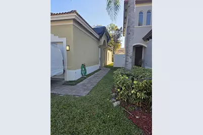 3930 NE 12th Dr, Homestead, FL 33033 - Photo 6
